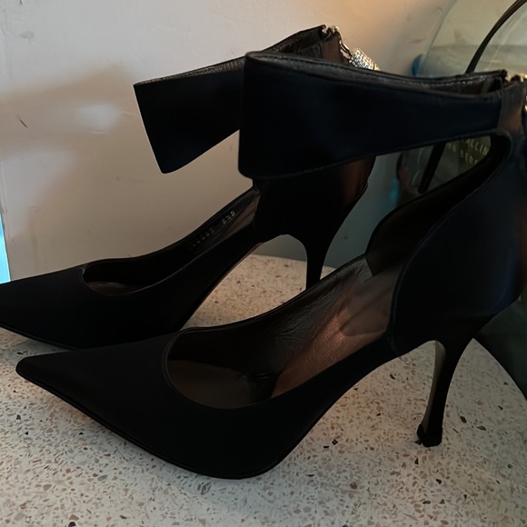 Gucci size 6.5 black satin high heel NWT - Picture 2 of 6
